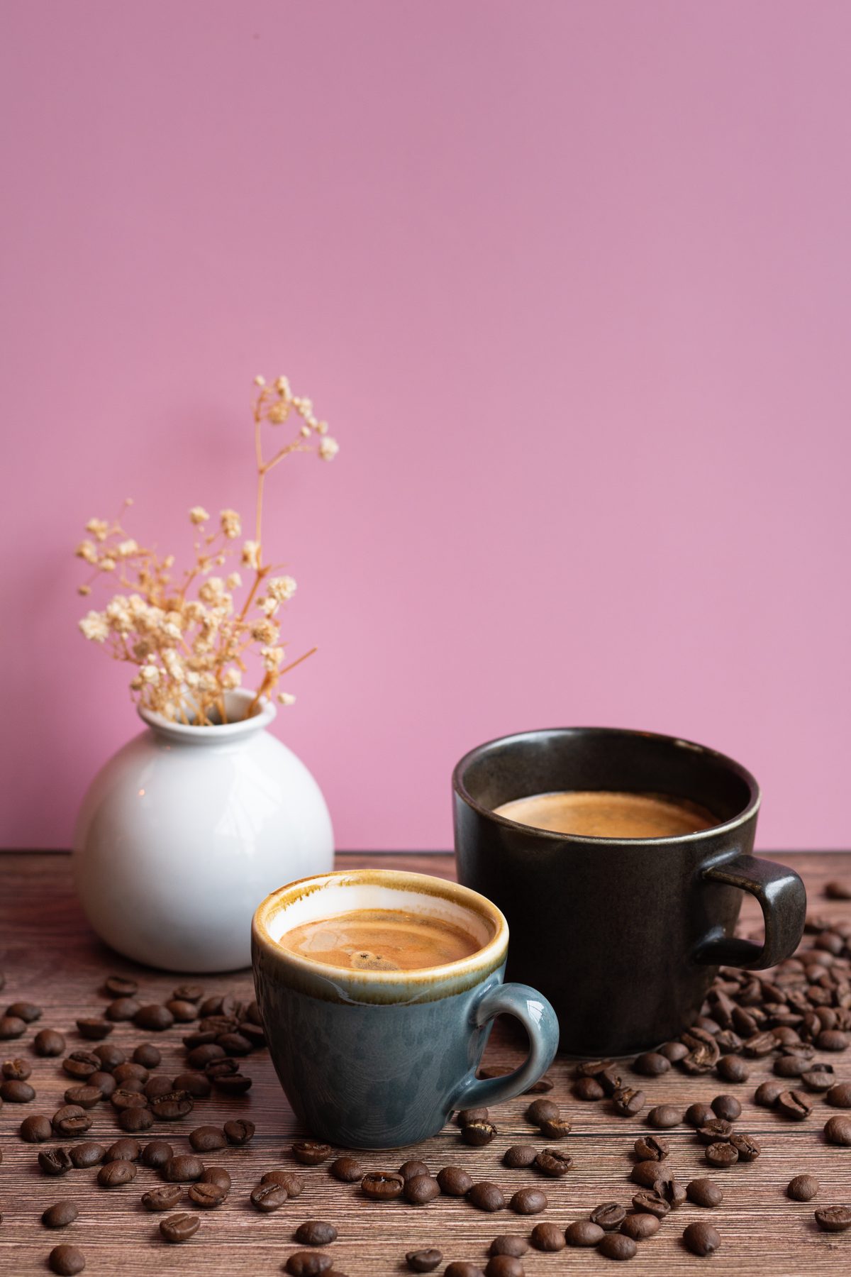 Koffie en verse bloemen